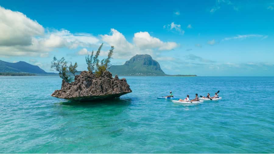 Mauritius: Guided Kayak tour to Benitiers Island - Paddling beneath Morne Brabant