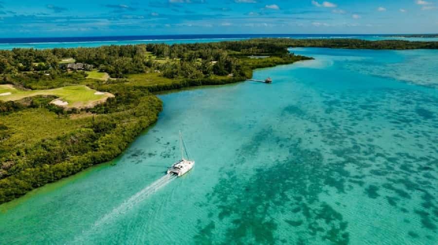 Mauritius: Ile Aux Cerfs Catamaran Cruise with Lunch - Setting Sail From Trou d’Eau Douce