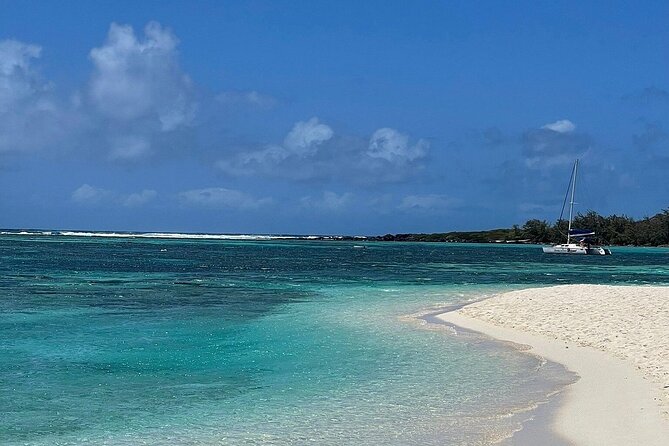 Mauritius: Ile Aux Cerfs Catamaran Tour with Lunch and Drinks - Reaching Ile Aux Cerfs and finding your own pace
