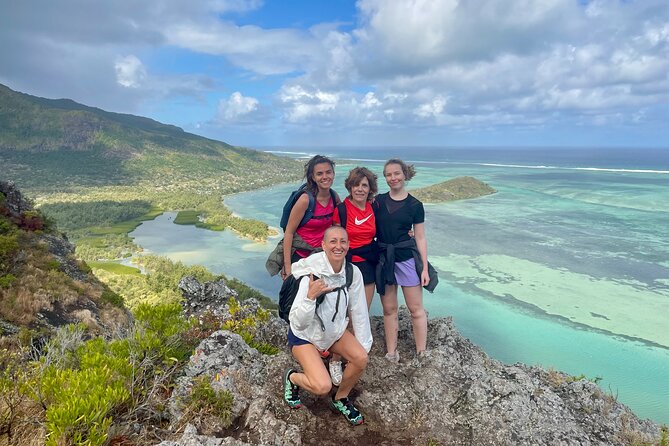 Mauritius: Le Morne: Intimate Hike Away from the Crowd - The 69-meter scramble requires calm movement