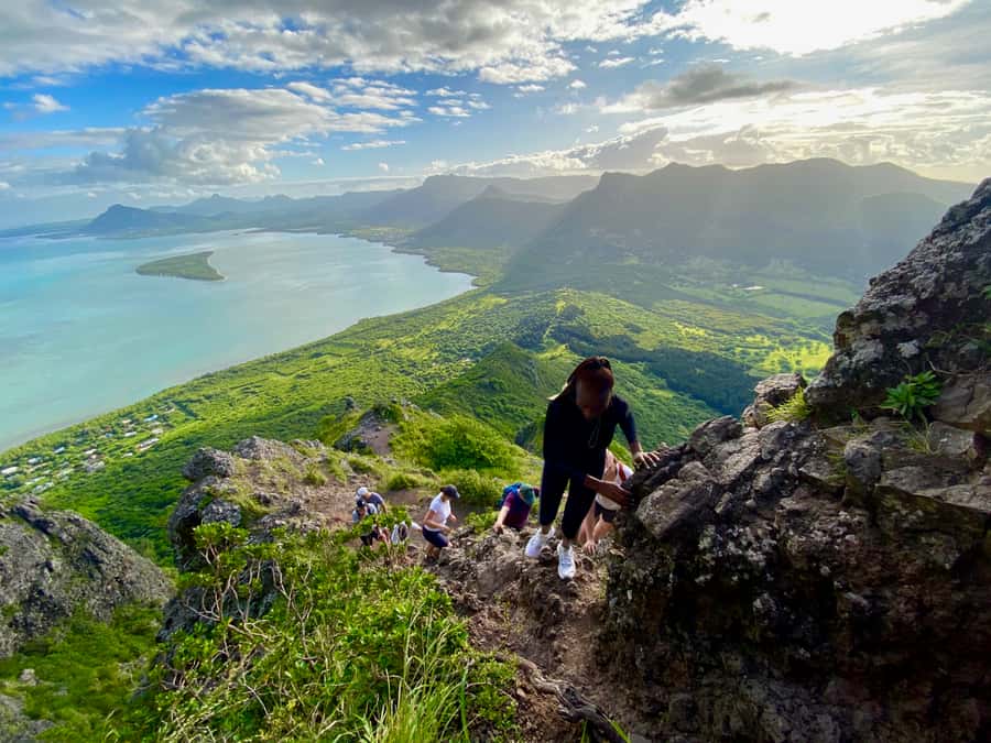 Mauritius: Le Morne Mountain UNESCO Eco Hike - Sunrise, summit time, and the walk down