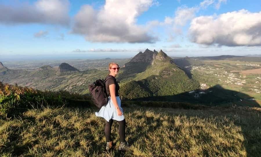 Mauritius: Le Pouce Guided Hiking Experience with a local - The first climb through mountain vegetation