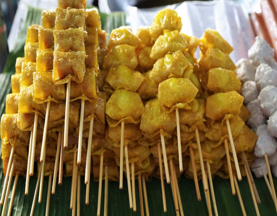 Mauritius: Port Louis Street Food Walking Tour - Gâteau piment and the Gujarati connection