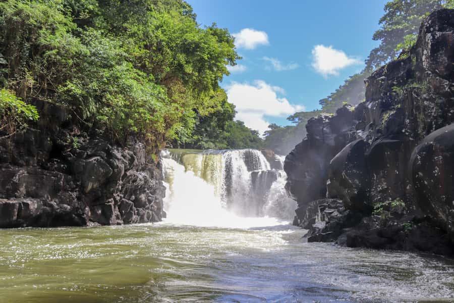 Mauritius: Private 5 Island Tour with Ile aux Cerfs - Lunch on Ile aux Cerfs, the relaxed finish