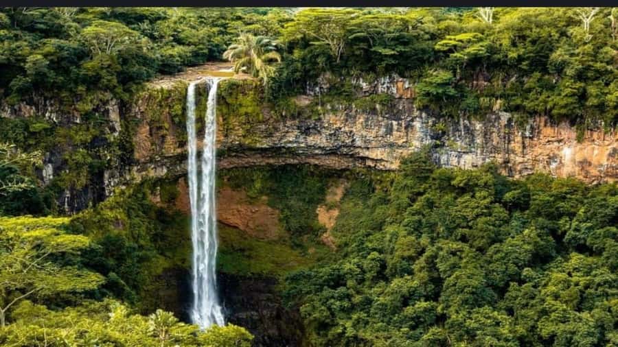 Mauritius: private southwest tour - Trou aux Cerfs and the view over Curepipe