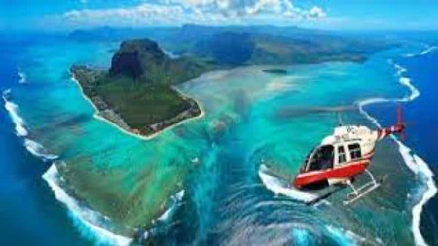 Mauritius: Scenic Helicopter Flight with Hotel Transfers - Isle of Bénitiers and the southwest coast