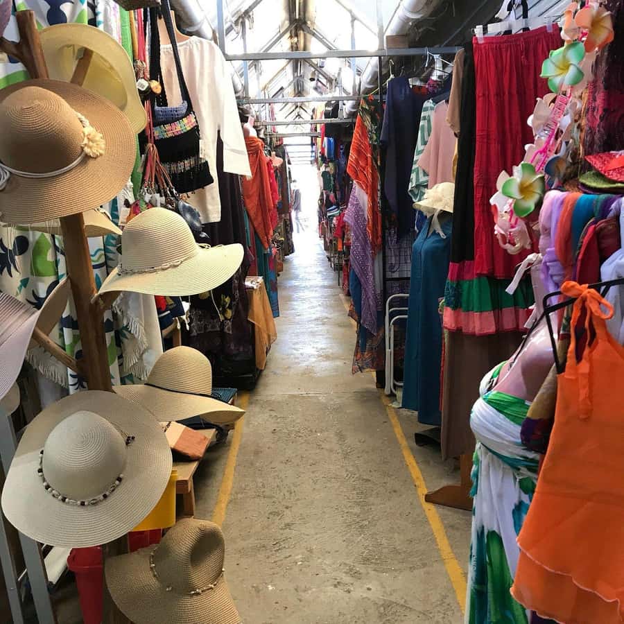 Mauritius: Shopping Tour - Port Louis Markets & Grand Baie - Grand Baie Bazaar: souvenirs, fabric, and jewelry