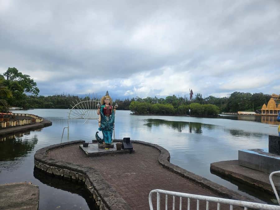 Mauritius: Sights of the South Private Tour with Rum Tasting - Trou aux Cerfs and the central highlands