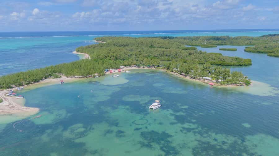 Mauritius: Speedboat Ile aux Cerfs, GRSE Waterfall, BBQ, Bar - Music and Sega on selected days