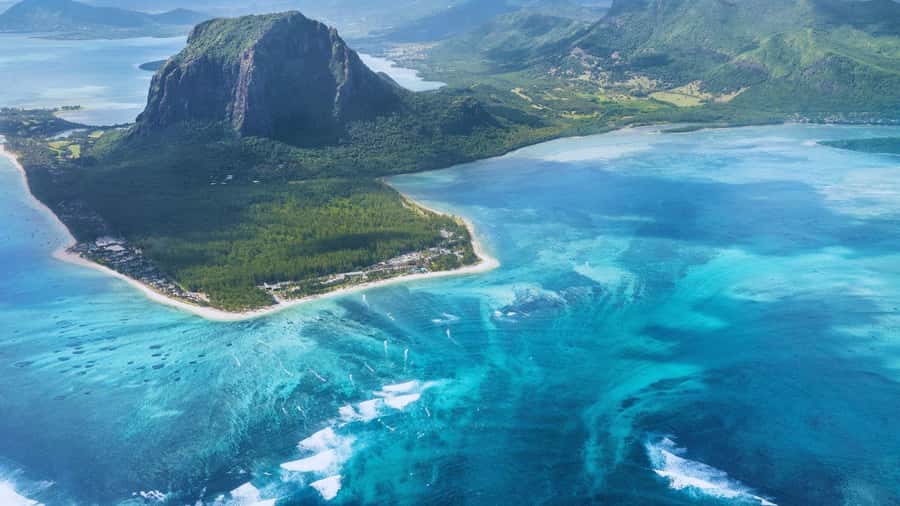 Mauritius: Underwater waterfall by Helicopter tour - Leaving the airport for Grand Bassin