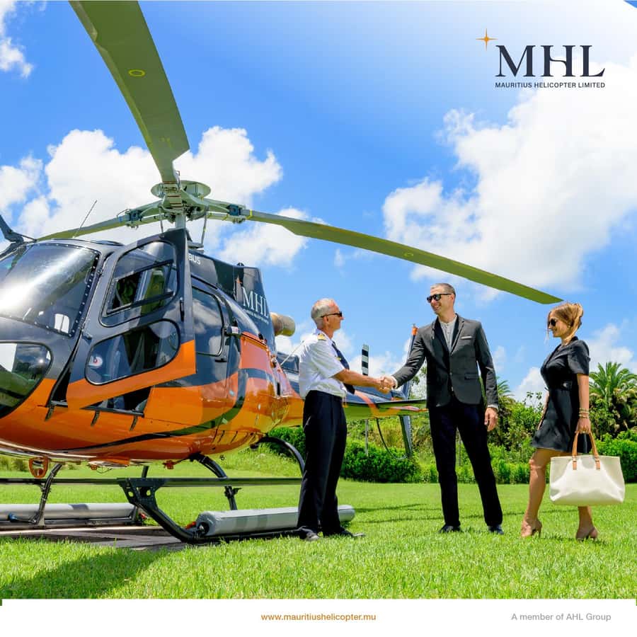 Mauritius: Underwater waterfall by Helicopter tour - Kanaka Crater and the island’s volcanic past