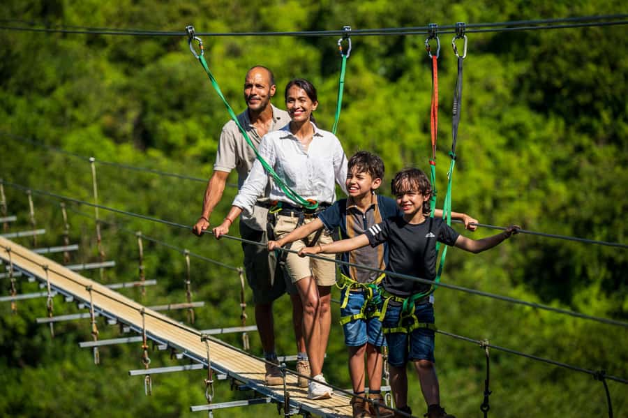 Mauritius: Vallé Advenature Park, Nepalese Bridge - Crossing Mauritius’s longest suspension bridge
