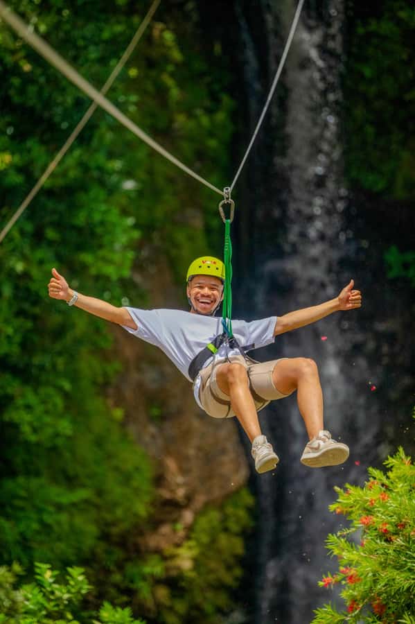 Mauritius: Vallé Advenature Park: Waterfall Zipline - Flying above the waterfalls at Vallé Advenature Park