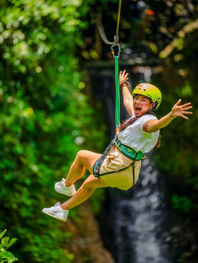 Mauritius: Vallé Advenature Park: Waterfall Zipline - The zipline flight and the view below