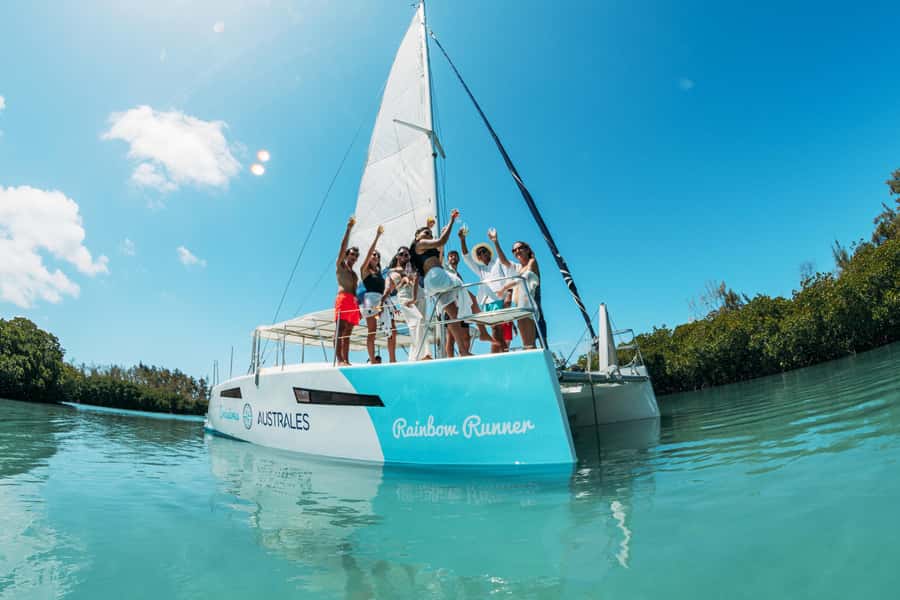 North East of Mauritius: Catamaran Cruise w/ BBQ Lunch - Sailing toward L’ile d’Ambre