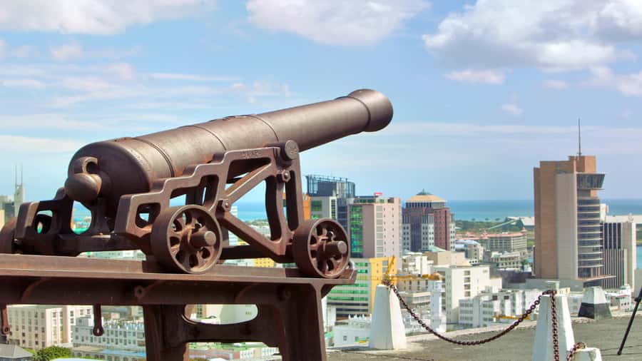 North Tour: Port Louis, Caudan, Citadelle, Botanical Garden - Port Louis Local Market and Everyday Island Life