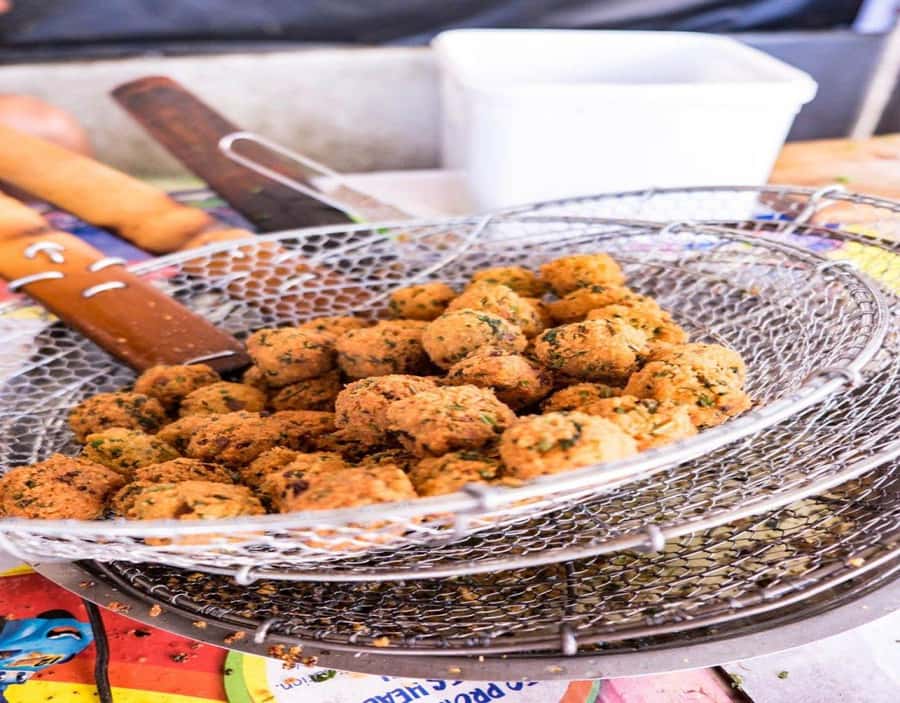 Port Louis: Private Guided Tour and Street Food Tasting - Passing the Natural History Museum