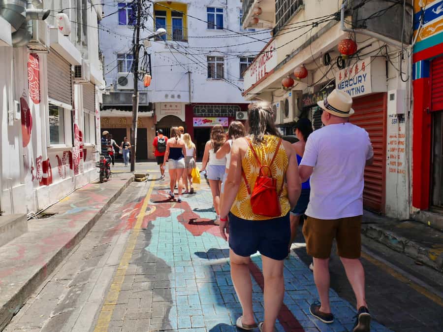 Port Louis: Street Eats and City Highlights Walking Tour - Port Louis through food, faith, and daily life