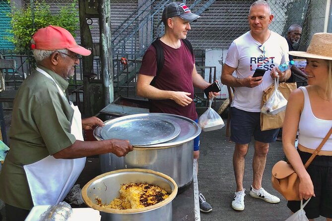 Port Louis Street Food and Cultural Walking Tour - Jummah Mosque, samosas, and gateaux piment