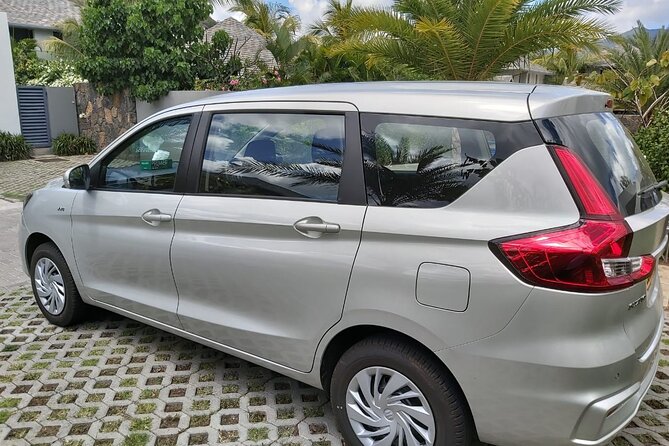 Private Airport-Hotel Transfers in Mauritius - Local tips depend on your driver