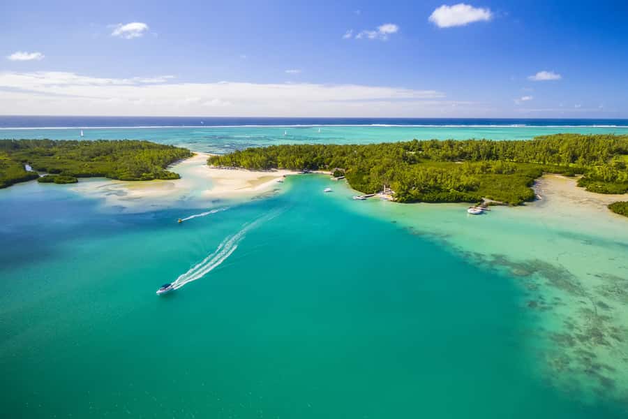 Private Catamaran Charter to Ile aux Cerfs - The return to Pointe Jerome