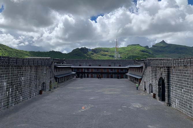 Private Guided Tour of Northern Mauritius with Shopping in Port Louis - Pamplemousses Botanical Garden: the day’s main natural stop