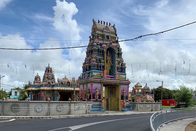Private Guided Tour of Northern Mauritius with Shopping in Port Louis - Grand Baie: a quick look at the north