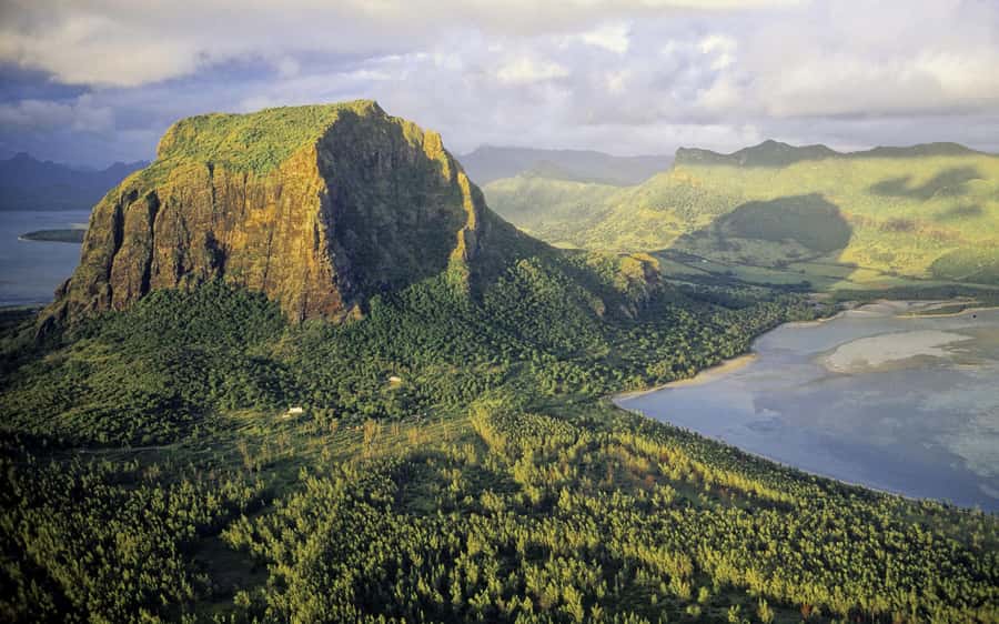 PRIVATE LeMorne Mountain Picturesque Hike-UNESCO Recognised - Where the trail turns into a scramble