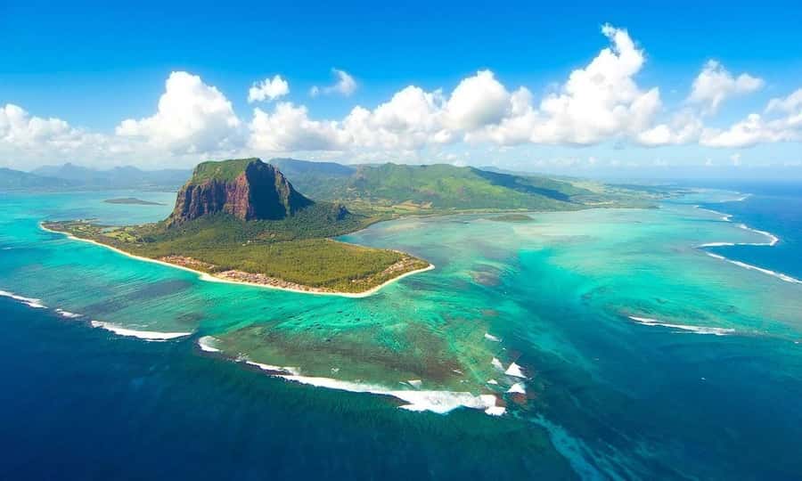PRIVATE LeMorne Mountain Picturesque Hike-UNESCO Recognised - Starting from the northwest base