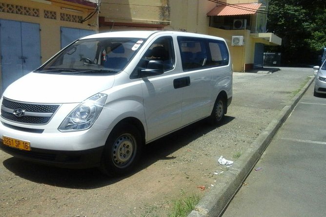 Private Luxury Minibus Transfer from Mauritius Airport to City - Why a private airport ride helps in Mauritius