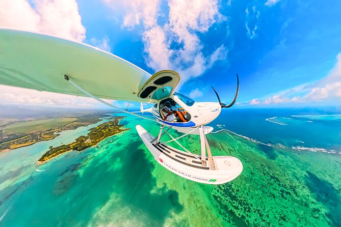 Seaplane Tours over the turquoise lagoon of the East of Mauritius - The private format and what it means for you