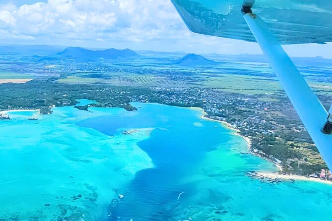 Seaplane Tours over the turquoise lagoon of the East of Mauritius - Weather is part of the experience