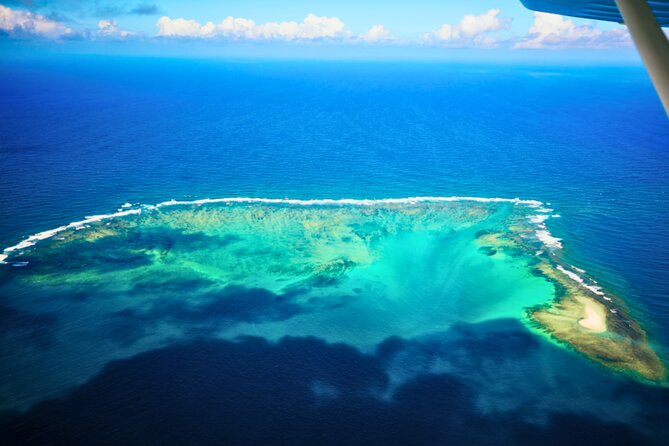 Seaplane Tours over the turquoise lagoon of the East of Mauritius - Why the view of Île aux Cerfs is worth seeing from above