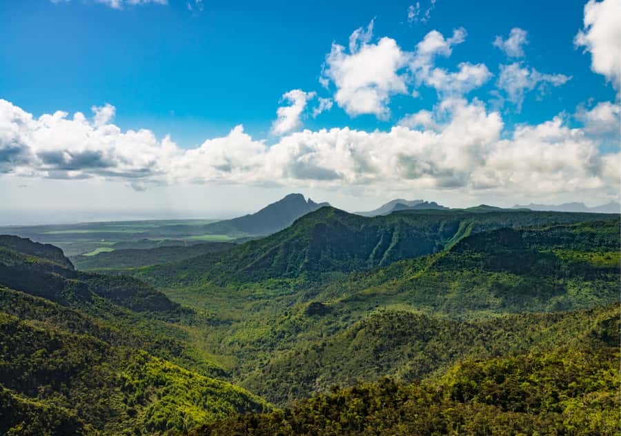 South: Gorges, Waterfalls, Lakes, Trails, 23 Coloured Earth - Why this southern route works