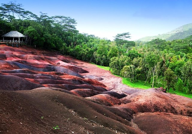Southern Tales: Full-day incl Crocodile Park & 23 Colored Earth - Key points before you reserve