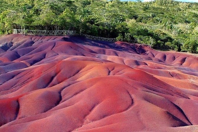Southern Tales: Full-day incl Crocodile Park & 23 Colored Earth - Trou aux Cerfs and the volcanic highlands
