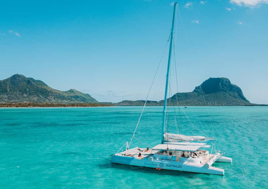 Southwest of Mauritius: Catamaran Cruise w/ Snorkeling - Lunch on the catamaran