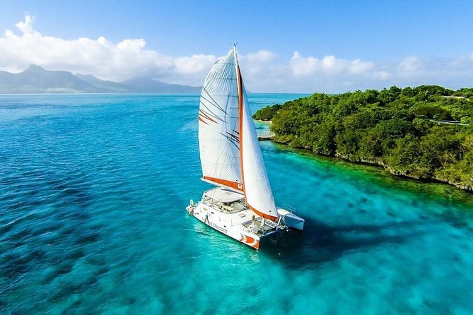 Spectacular Catamaran trip to Ile Aux Cerf with Lunch & Transfer - From your hotel to Trou d’Eau Douce