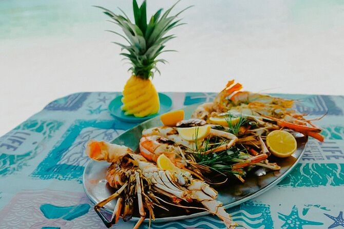 Speedboat Ile aux Cerfs + GRSE Waterfall, BBQ and Bar - BBQ lunch and the question of drinks