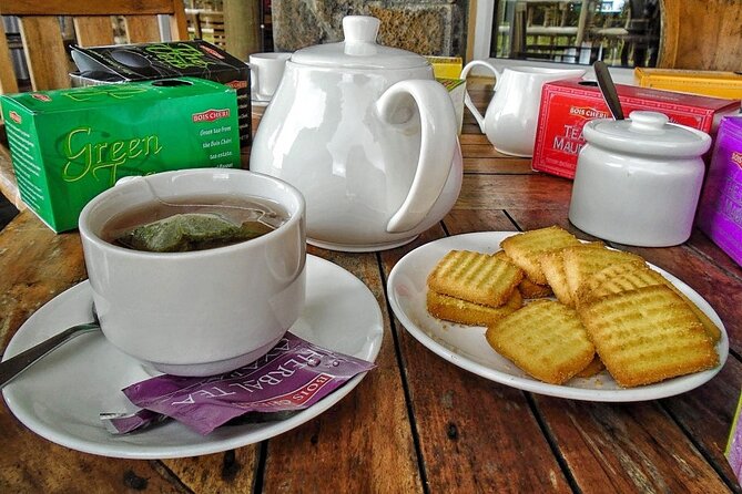 The Gorgeous East: Bois Cheri Tea factory, Rhumerie St-Aubin, Mahebourg & Lunch - A three-course lunch that keeps the day practical