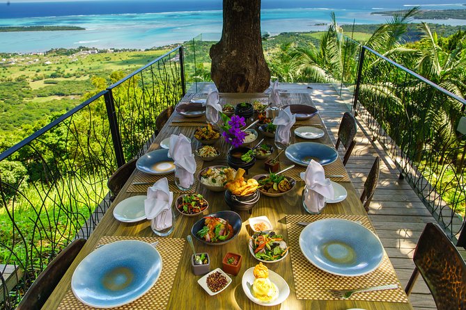 Trou-aux-Cerfs - Chamarel - Grand Bassin -Private Guided Tour (Min. 2 persons) - What the private format really changes
