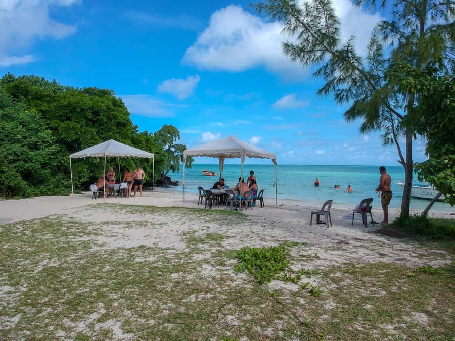 Trou D'Eau Douce: 5 island tour Mauritius with lunch/drinks - Île aux Cerfs gives you the classic Mauritius view