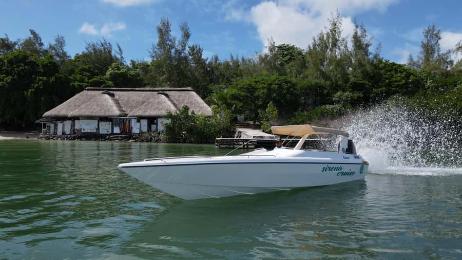 Trou d'Eau Douce: 5 Islands Tour with Snorkeling and BBQ - Key points to know before booking