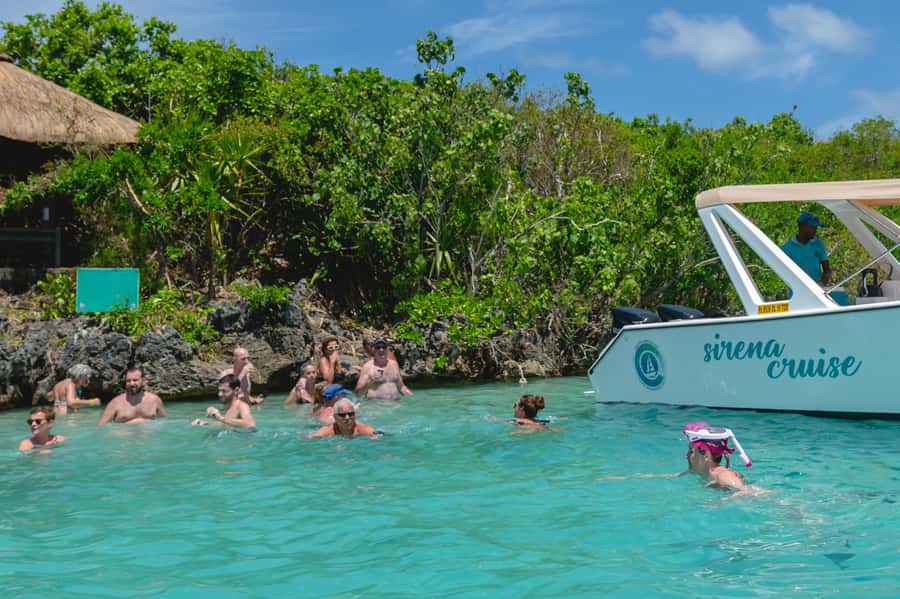 Trou d'Eau Douce: 5 Islands Tour with Snorkeling and BBQ - A fast start from Cabane du Pêcheur