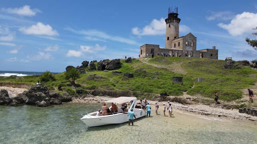Trou d'Eau Douce: 5 Islands Tour with Snorkeling and BBQ - Île aux Cerfs, your first proper stop