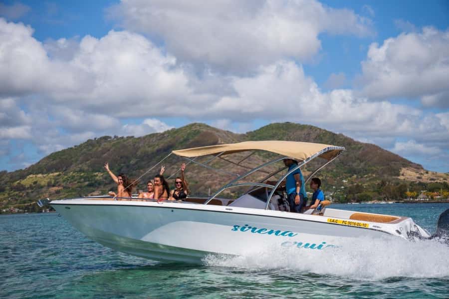 Trou d'Eau Douce: Waterfall and Ile aux Cerfs Day Trip - Three hours to find your own Île aux Cerfs