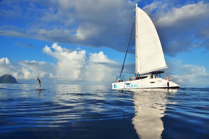 WEST : OCÉANE Private full day cruise to Ile aux Benitiers - Tamarin Bay and the chance to see dolphins