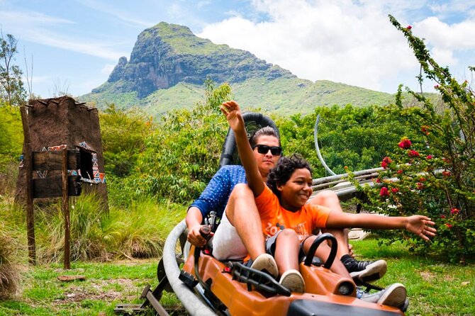 Wild South West Tour : SAFARI & TULAWAKA CASELA PARK & LE MORNE - Key points at a glance